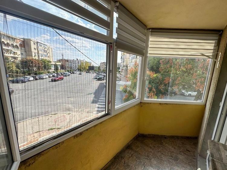 Apartament cu 3 camere decomandat în Hârșova