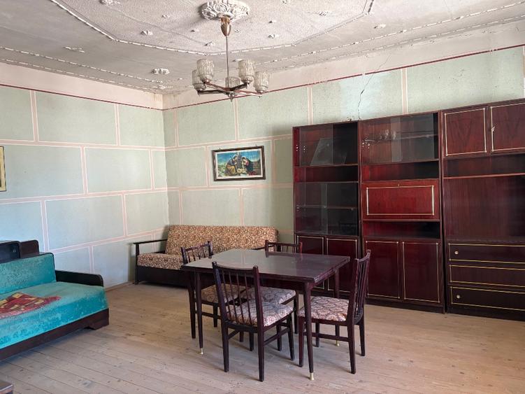 Casă individuală cu 5 camere cu Teren 1440 Mp în Central