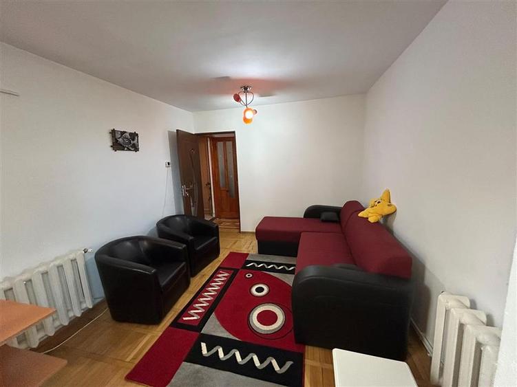 Apartament cu 2 camere decomandat în Gară