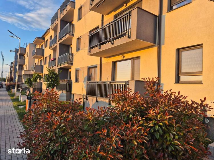 Apartament cu 2 camere decomandat în Tractorul