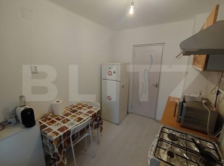 Apartament cu 2 camere semidecomandat, mobilat în Rovine