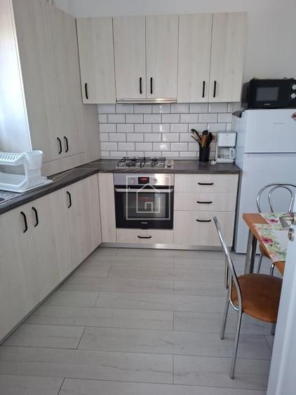 Apartament cu 2 camere decomandat, mobilat în Periferie