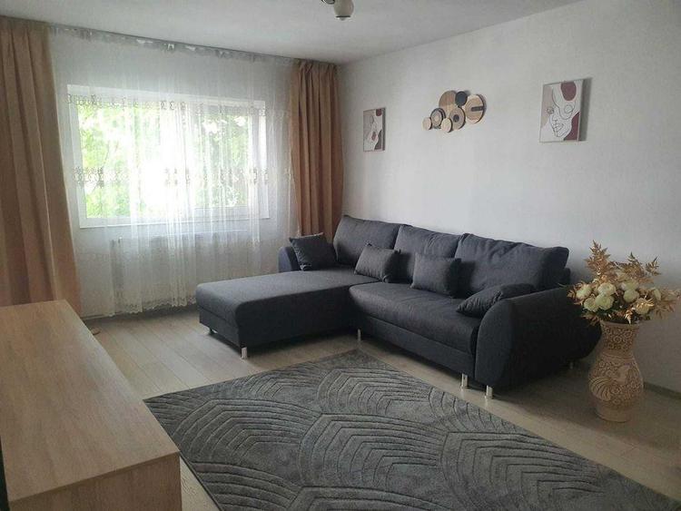 Apartament cu 3 camere decomandat în Cug