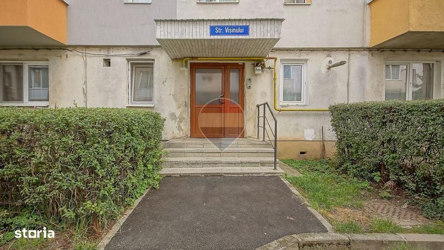 Apartament cu 2 camere semidecomandat în Noua