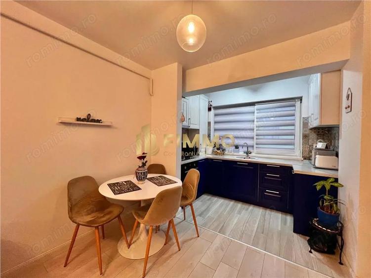 Apartament cu 3 camere semidecomandat în Periferie