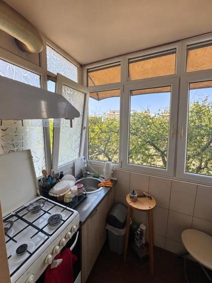 Apartament doua camere decomandat ,Brazda ,etaj 1 - 10