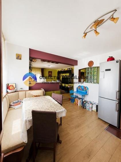Apartament cu 4 camere decomandat în Dărmănești
