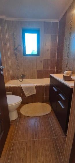 Casă individuală cu 5 camere cu Canalizare în Breaza de Jos