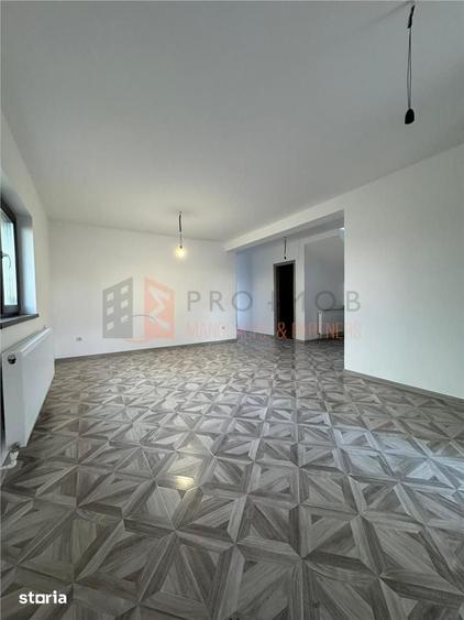 Casă cu 5 camere cu Teren 500 Mp în Stâlpu