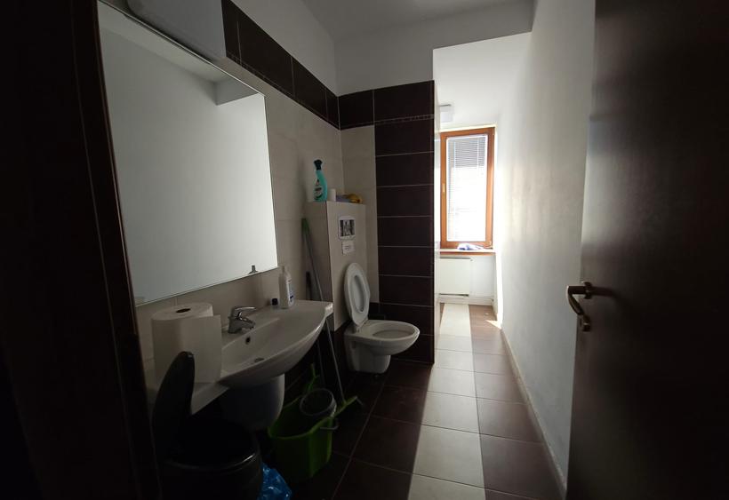 Apartament cu 5 camere decomandat în Dorobanți
