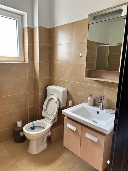 Casă cu 5 camere cu Teren 500 Mp în Exterior Nord
