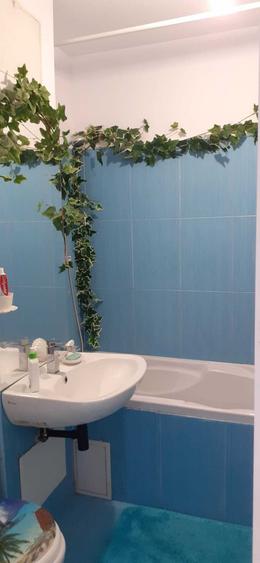 Apartament cu 2 camere decomandat în Tractorul