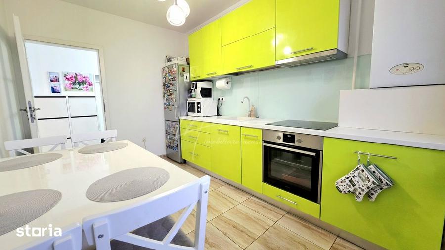 Apartament cu 3 camere, mobilat în Central