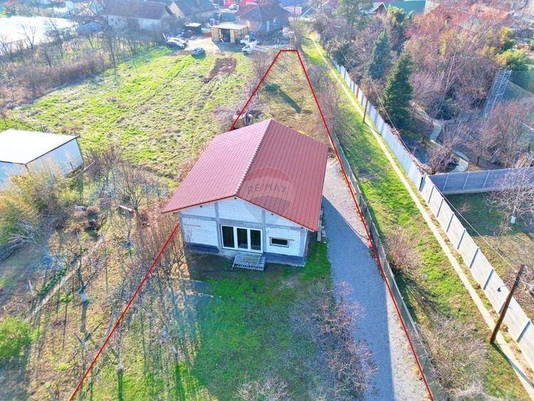 Casă cu 3 camere cu Teren 1237 Mp în Miniș