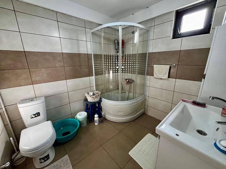 Casă individuală cu 3 camere cu Canalizare în Meri