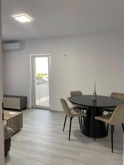Apartament cu 2 camere decomandat, mobilat în Girocului