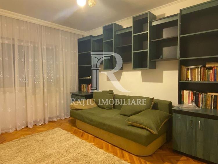 Apartament cu 3 camere decomandat, mobilat în Rogerius