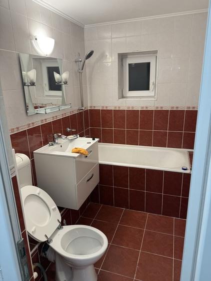 Apartament cu 3 camere decomandat în Lotus