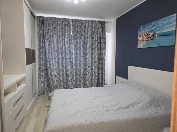 Apartament cu 3 camere decomandat în Frații Golești