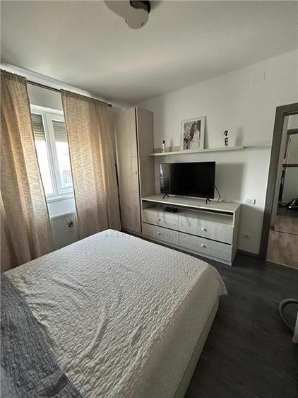 Apartament cu 2 camere semidecomandat, mobilat în Giroc