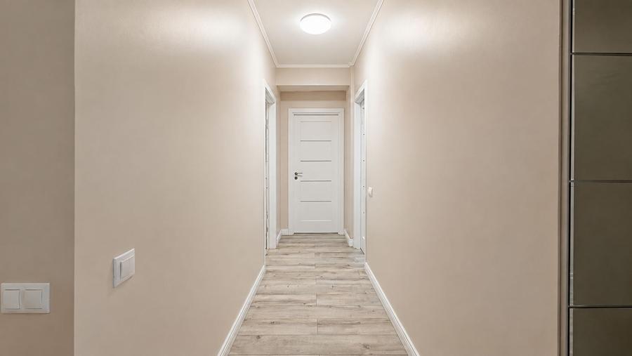 Apartament cu 3 camere semidecomandat, mobilat în Florești