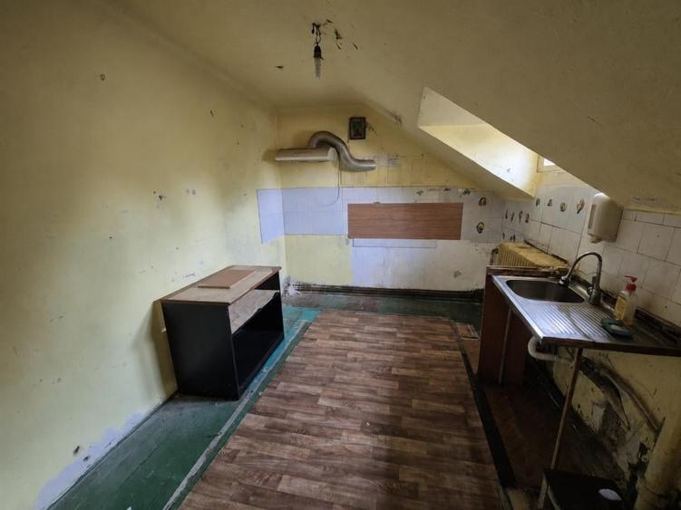 Piata Muncii, apartament in vila intr-o zona foarte buna - 1