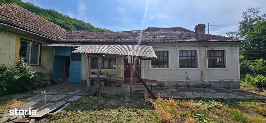 Casă cu 5 camere cu Teren 881 Mp în Central