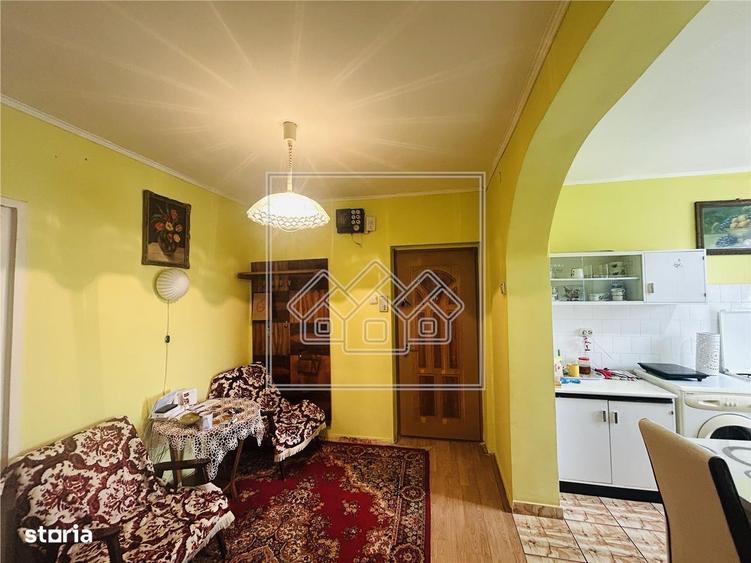Ap decomandat, 3 camere, balcon, pivnita - N. Iorga - 4