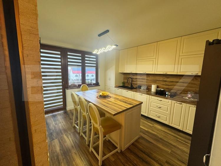 Apartament cu 4 camere decomandat, mobilat în Careiului