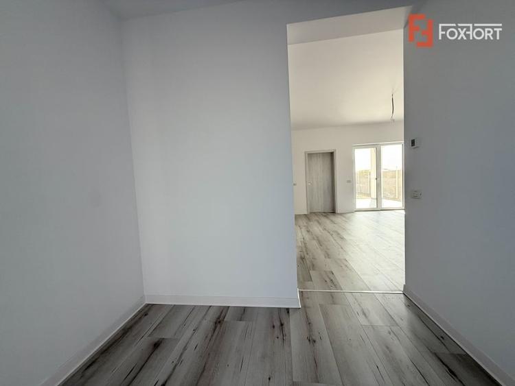Duplex cu 4 camere cu Canalizare în Săcălaz