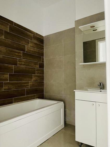Apartament cu 2 camere decomandat în Titan