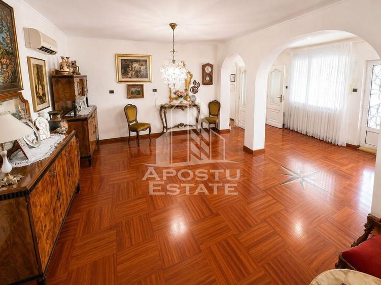 Casă cu 5 camere cu Teren 1000 Mp în Giarmata
