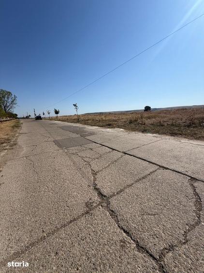 Teren de 48000 mp, în Podu Roș