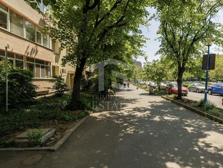 Apartament cu 3 camere semidecomandat în Parcul Circului