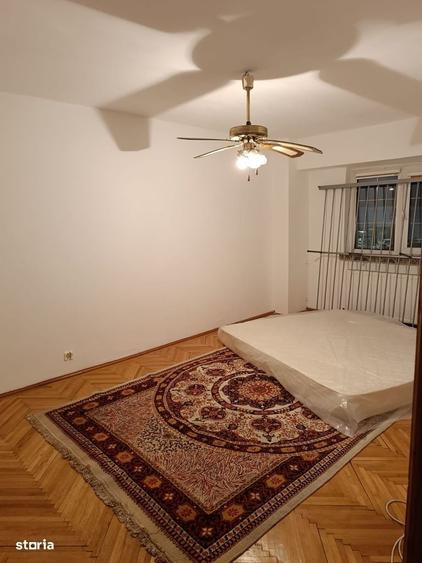 Apartament cu 4 camere decomandat în Est