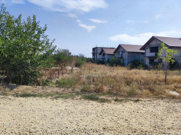Teren de 610 mp, în Cornetu