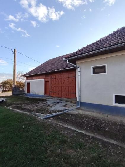 Casă individuală cu 3 camere cu Garaj în Finteușu Mic