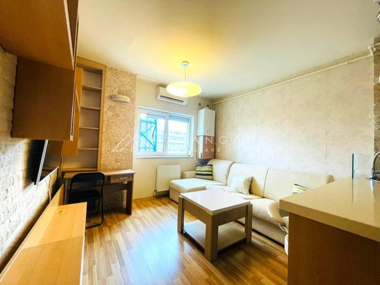 Apartament cu 2 camere semidecomandat, mobilat în Zorilor