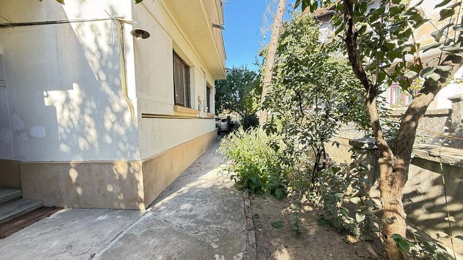 Apartament cu 3 camere decomandat, mobilat în Eminescu