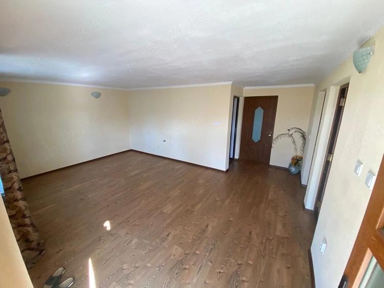 Casă cu Teren 600 Mp în Tigveni
