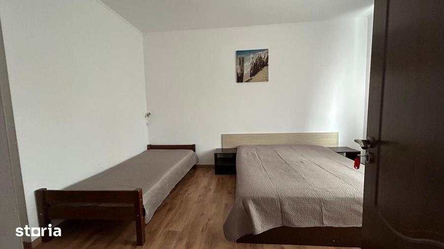 Casă cu 9 camere cu Teren 350 Mp în Sânmartin