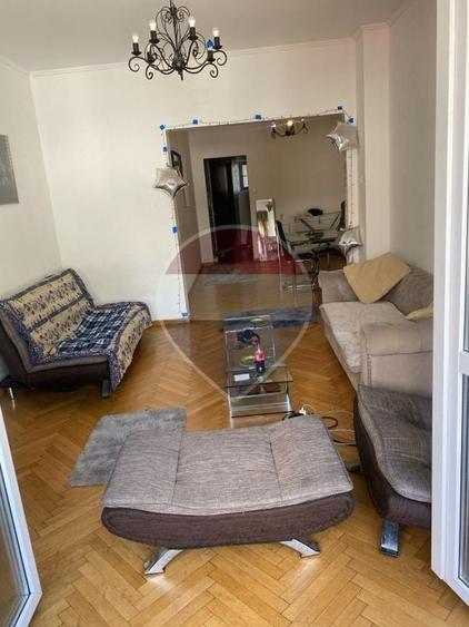 Apartament cu 3 camere semidecomandat, mobilat în Sala Palatului