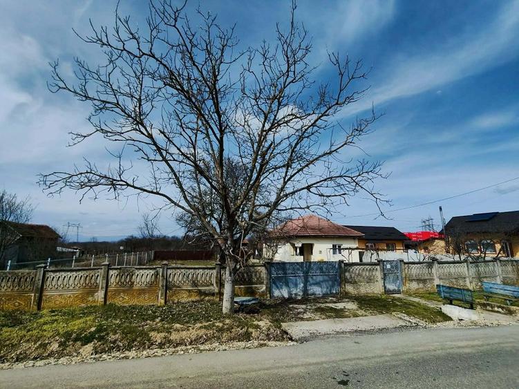 Casă cu 4 camere în Budieni
