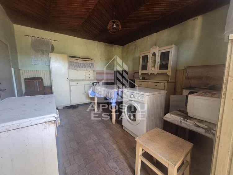 Casă individuală cu 6 camere cu Canalizare în Pesac