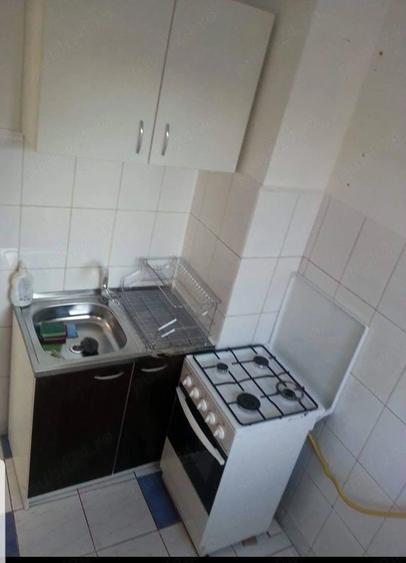 Garsonieră decomandată în Central