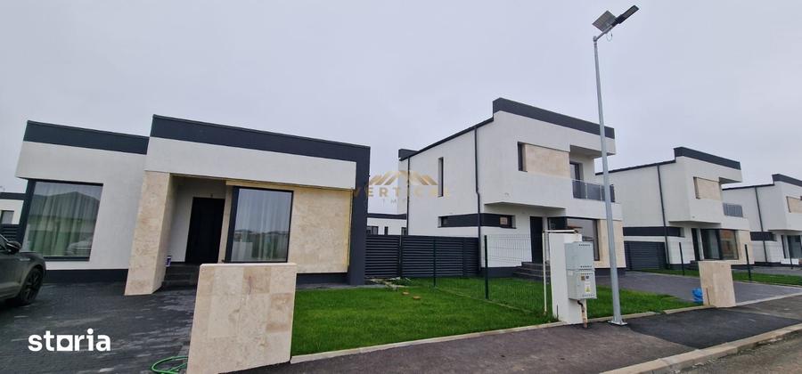 Casă cu 4 camere cu Teren 453 Mp în Vărăști