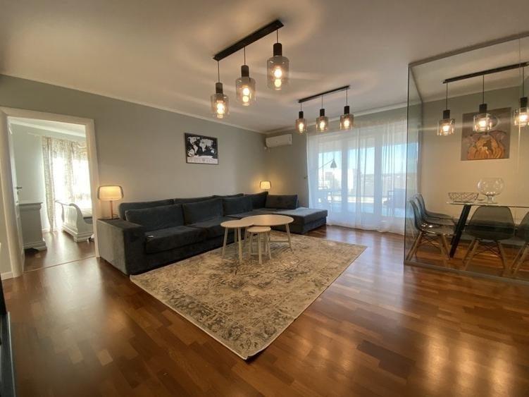 Apartament cu 4 camere decomandat, mobilat în Sisești