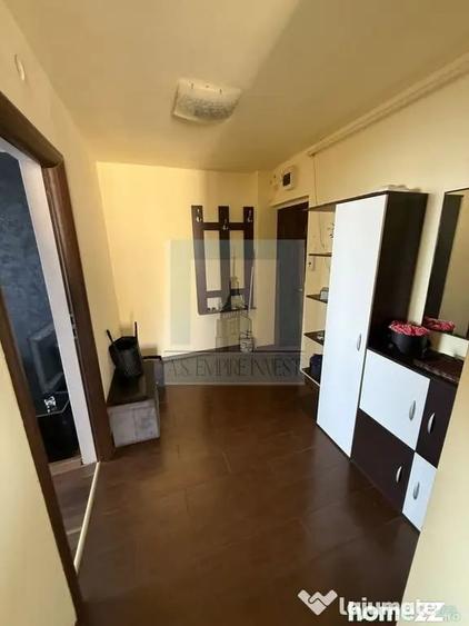 Apartament cu 3 camere decomandat în Astra