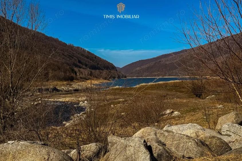Teren de 738 mp, în Poiana