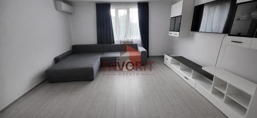 Casă individuală cu 5 camere cu Piscina în Plopi